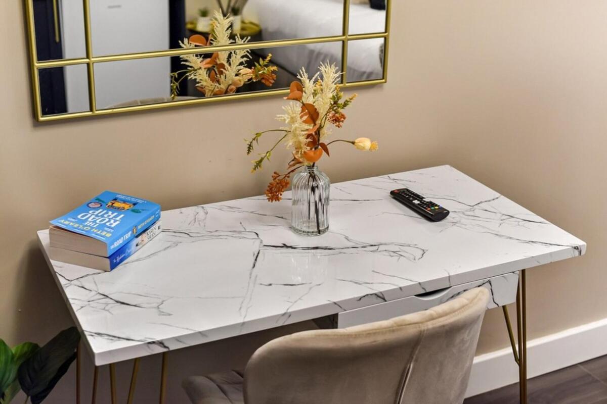 The Wanderer's Nest, Sleek Near It 1a Appartement Londen